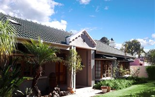 3 Bedroom House in Maroeladal