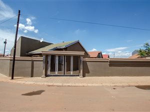 3 Bed House in Dobsonville