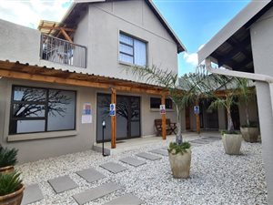 3 Bed Townhouse in Van Riebeeck Park