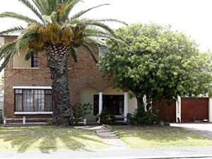 4 Bed House in Blue Downs