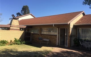 5 Bedroom House in Elandia