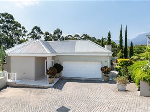 4 Bed House in Heather Park