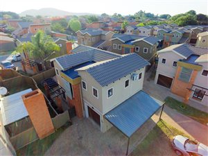 3 Bed Townhouse in Waterval East