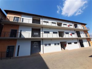83 m² Commercial space in Hazeldean (Silverlakes Surroundings)