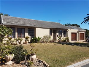 4 Bed House in Vredekloof East