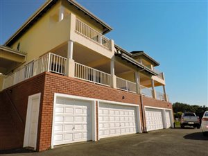3 Bed Duplex in Mt Edgecombe