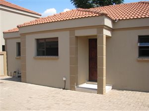 2 Bed Apartment in Mookgophong (Naboomspruit)