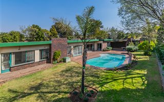 6 Bedroom House in Constantia Kloof