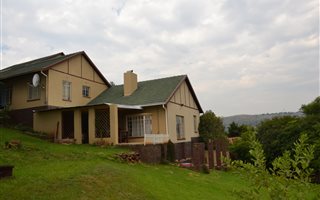 3 Bedroom House in Helderkruin
