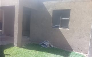 1 Bedroom Garden Cottage in Lenasia South