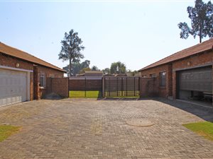 3 Bed Cluster in Mayberry Park
