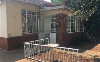 3 Bedroom House in Kensington