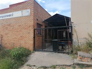 14 Bed House in Zwelitsha