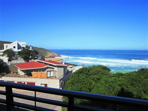 3 Bed Apartment in Herolds Bay