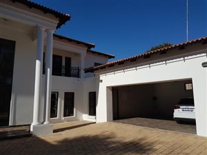 5 Bedroom House in Waterkloof