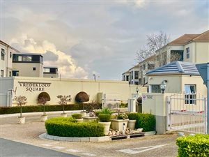 2 Bed Apartment in Vredekloof East