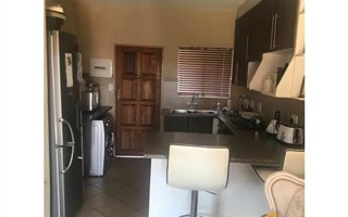 2 Bedroom Townhouse in Mooikloof Ridge