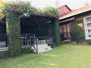 2 Bed Townhouse in Waterkloof Heights