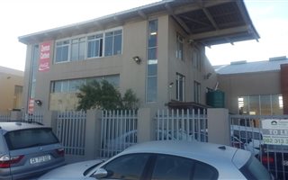 900 m² Commercial space in Paardeneiland