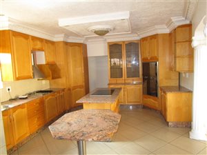 5 Bed House in Florida Glen