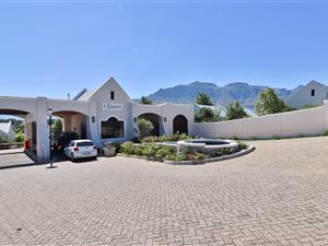 2 Bedroom House in Jamestown