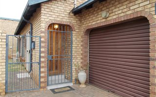 3 Bedroom Townhouse in Clubview