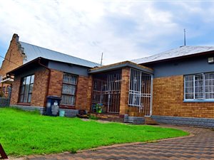 3 Bed House in Rewlatch