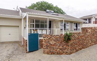 3 Bedroom Townhouse in Beacon Bay