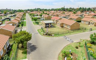 2 Bedroom House in Rhodesfield