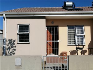2 Bed House in Pelikan Park