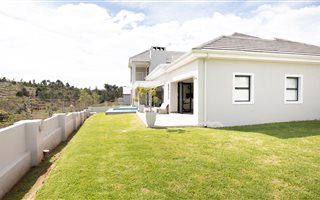 3 Bedroom House in Kraaibosch