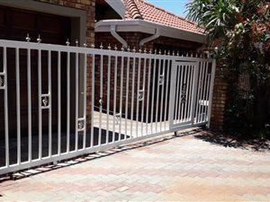 4 Bed House in Doornpoort and surrounds