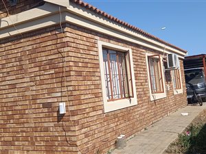 3 Bed House in Mahlasedi Park