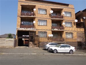 2 Bedroom Apartment in Troyeville