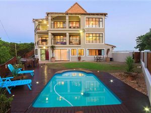 8 Bed House in Paradise Beach