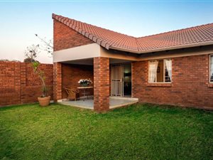 2 Bed Simplex in Mooikloof Equestrian Estate
