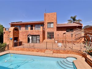 5 Bed House in Glenvista