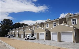 3 Bedroom Apartment in Paarl