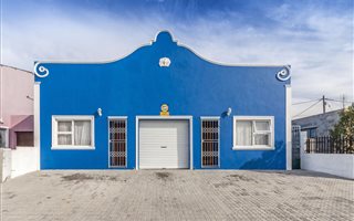 4 Bedroom House in Macassar