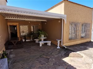 3 Bed House in Shallcross