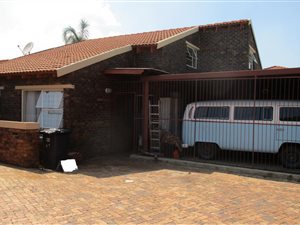 1 Bed Apartment in Weltevreden Park