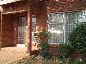 4 Bed House in Mackenzie Park