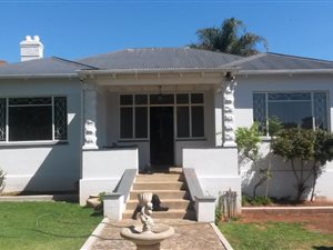 3 Bed House in Kensington