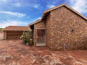 3 Bed House in Wierda Glen