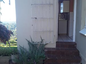1 Bed Garden Cottage in Cowies Hill