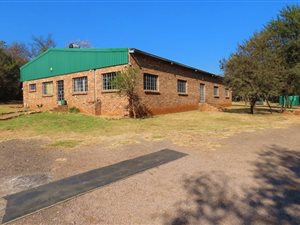 675 m² Commercial space in Kameeldrift East