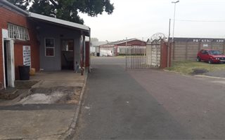 1400 m² Commercial space in Isipingo