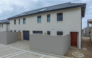 3 Bedroom Apartment in Kidds Beach