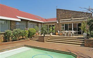4 Bedroom House in Dowerglen and Ext