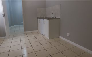 1 Bedroom Apartment in Parow Central